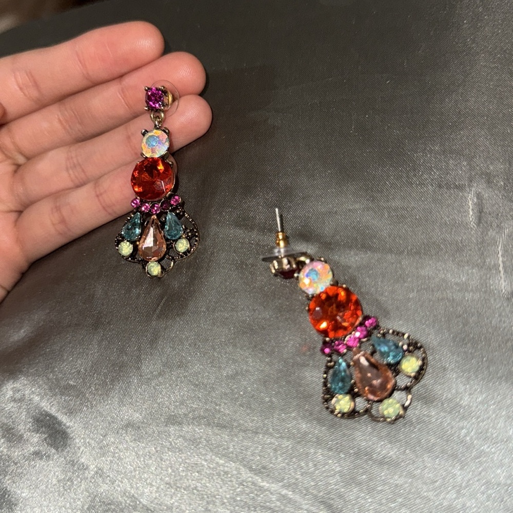 Elegant Multicolor Drop Earrings - Picture 15 of 16